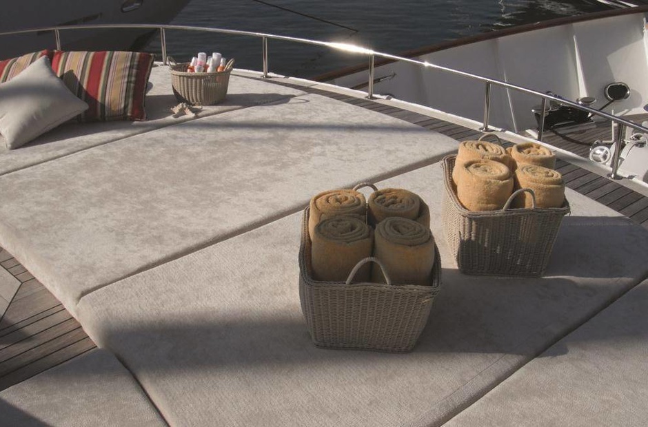 Feadship C Side