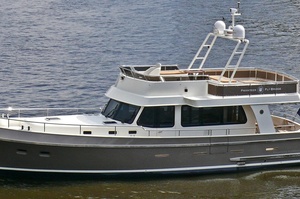Privateer Flybridge 56