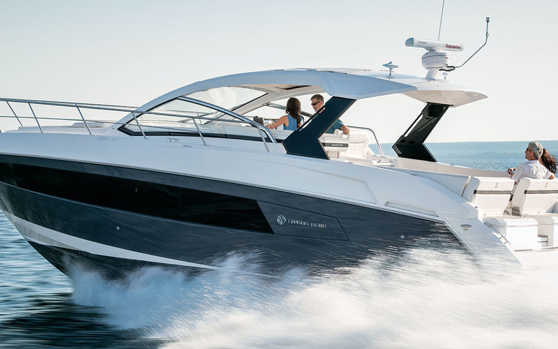 Cruisers Yachts 39 Express Coupe