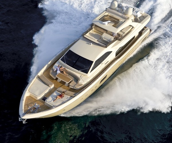 Ferretti Altura 840