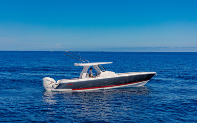 Intrepid  345 Nomad SE