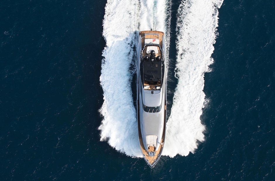 Palmer Johnson Silver Wave