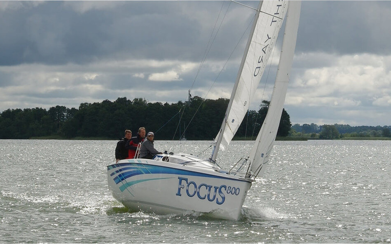 Yacht Yard Focus 800