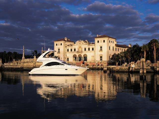 Sea Ray 390 Sedan Bridge