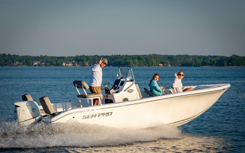 Sea Pro 199 Center Console