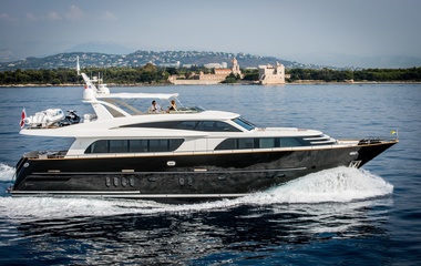 Van der Valk Mr. Maverick
