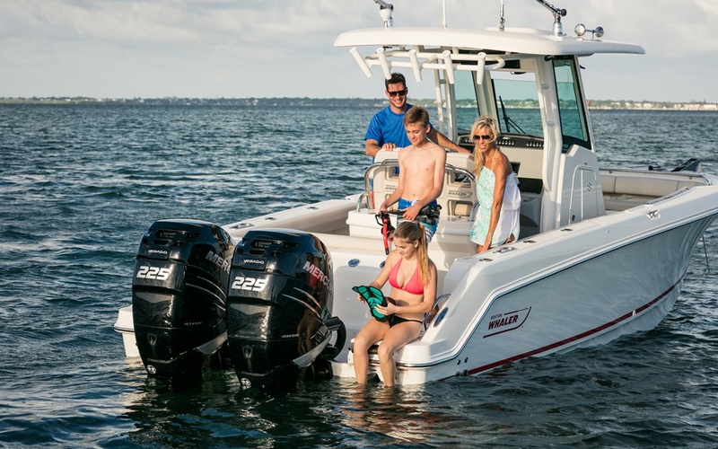 Boston Whaler 250 Outrage