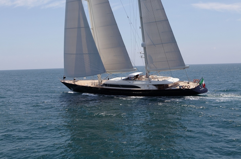 Perini Navi Fidelis