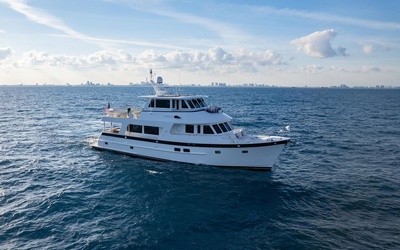 Outer Reef  740 Deluxbridge Skylounge Motoryacht