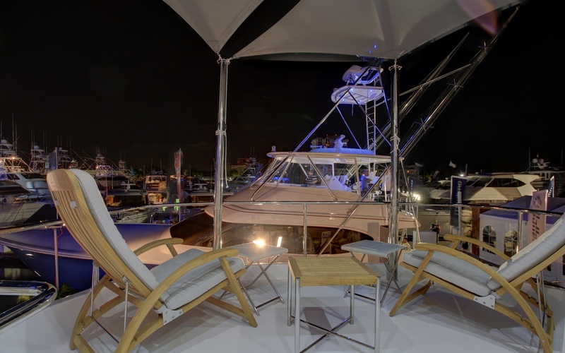 Hatteras M60 