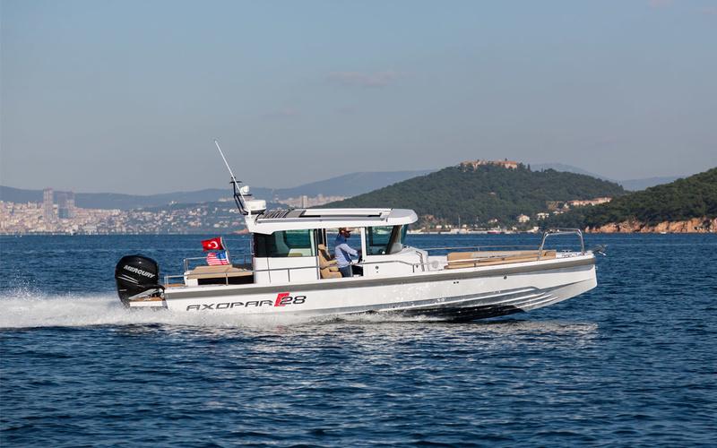 Axopar 28 AC Cabin