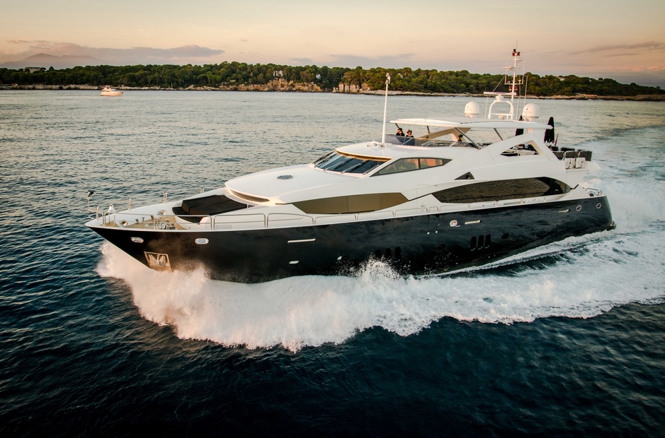 Sunseeker Black and White