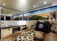 Initially Freedom wasn't supposed to have extra bedrooms, but something made Cavalli change his mind. The guest cabin is located on the lower deck, just like the three crew cabins. Of course, in terms of luxury, it is noticeably inferior to the master suite. But there are plenty of famous leopard prints in it!