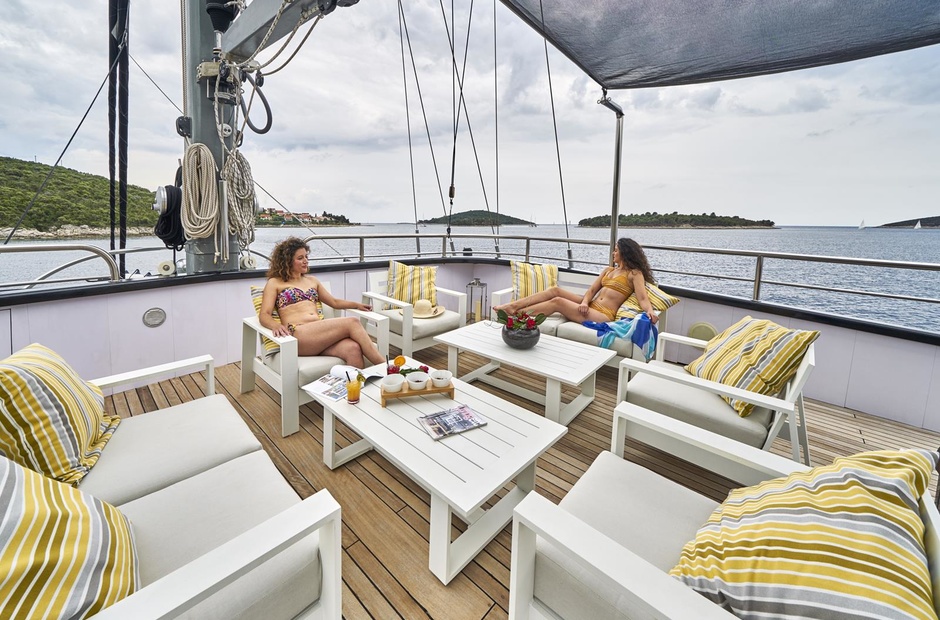 Custom Boats Rara Avis