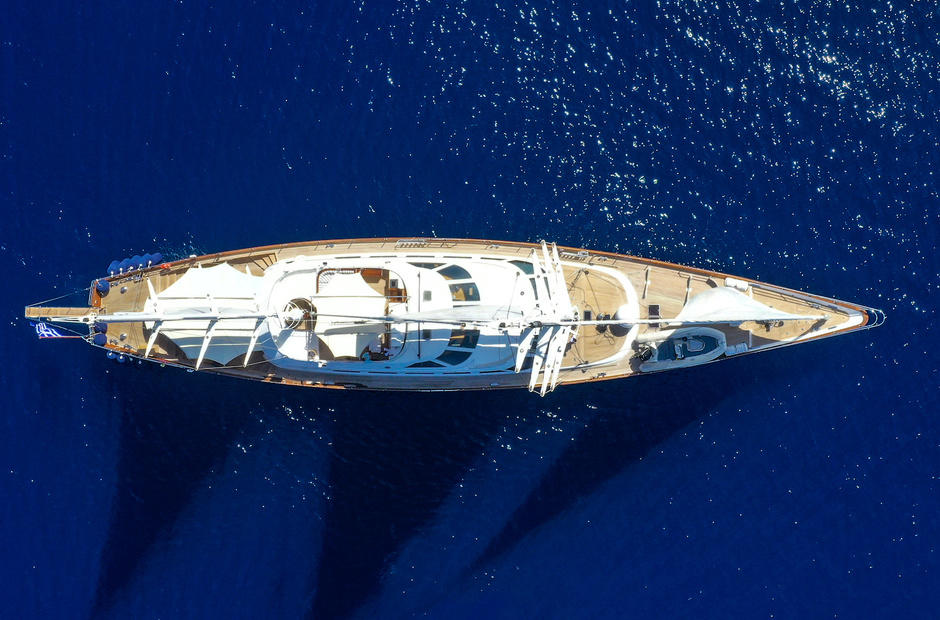 Perini Navi Tamarita