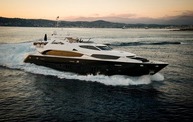 Sunseeker Black and White