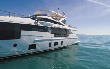 Azimut La Mama