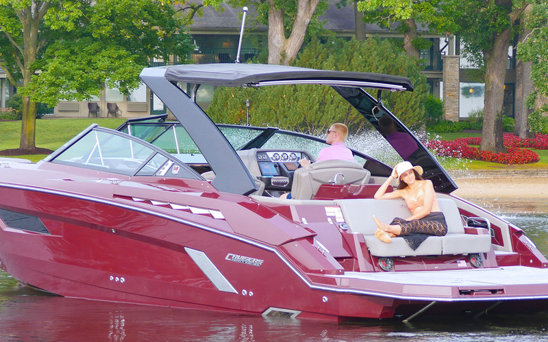 Cruisers Yachts 338 Palm Beach Edition - Bow Rider