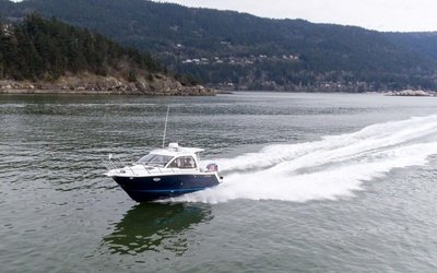 Cutwater C-24 Coupe