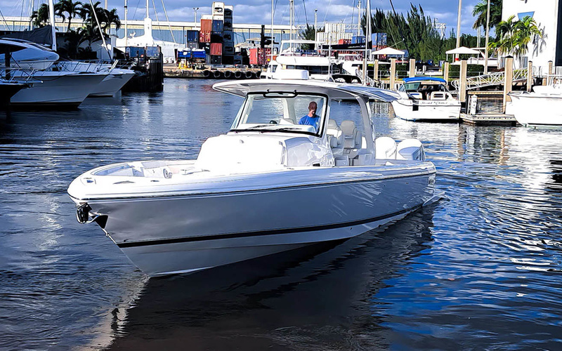 Intrepid  427 Nomad SE