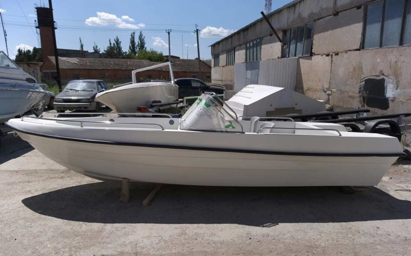 Akua Boat Касатка 520