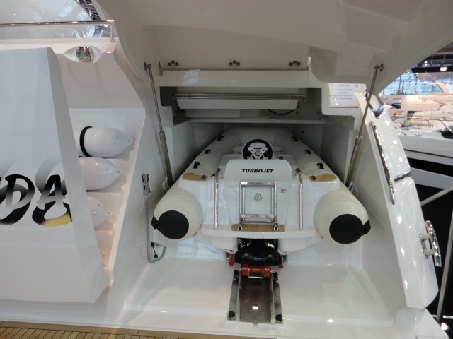 Sunseeker 68 Sport Yacht