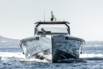 Maori 54: a yacht transformer for tough guys.