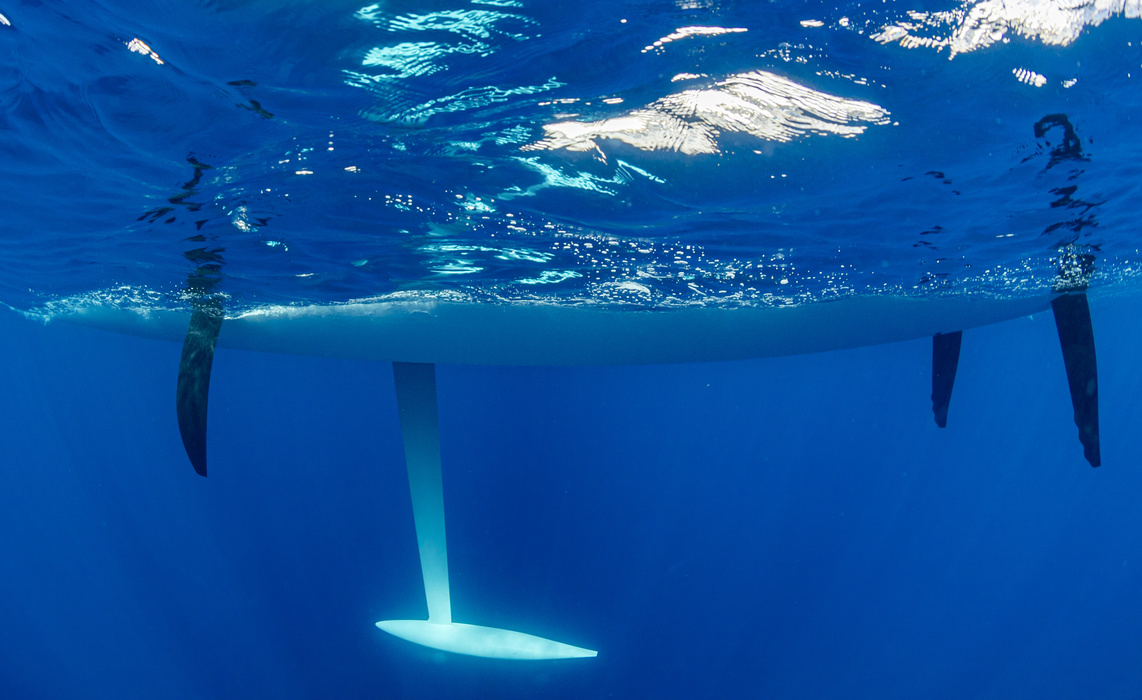 The special patented foil system is the main pride of ClubSwan 36. Thanks to them, the 10.5 meter sailboat is able to sail on windward courses with a roll of 22 degrees and 12-15 degrees.