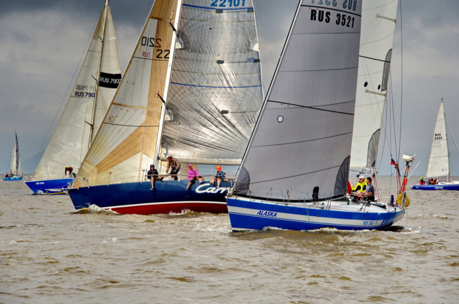 In the foreground is the team of the «Seven Foots»« Alaska» Yacht Club from ORC B Group.