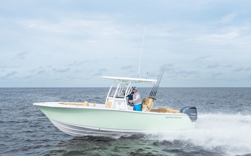 Sportsman Heritage 241 Center Console