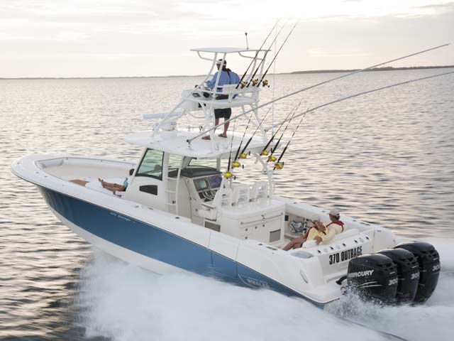 Boston Whaler 370 Outrage