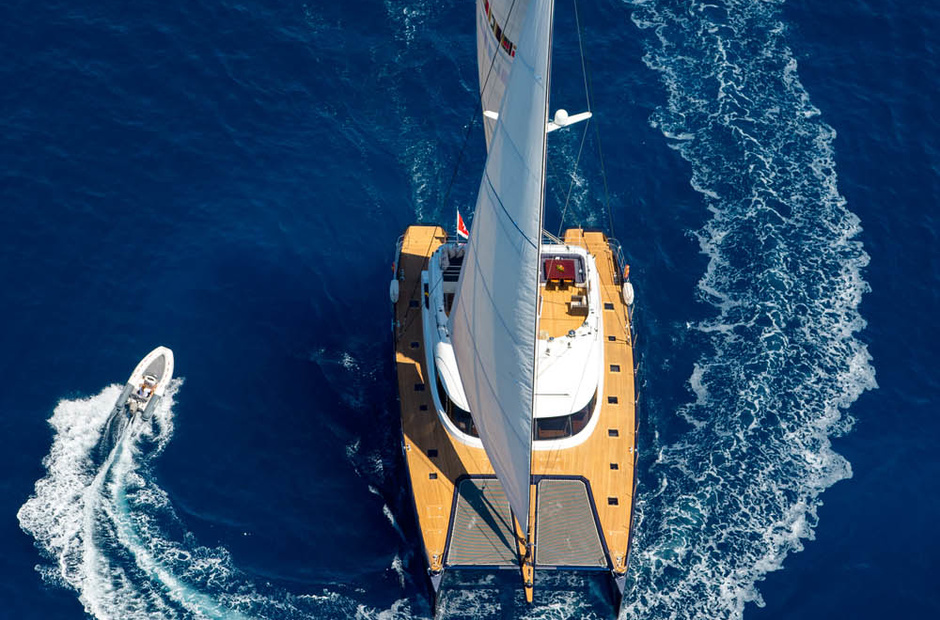 Yachts Industries  Mashua Bluu