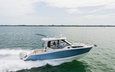 Boston Whaler 325 Conquest