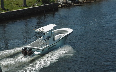 Dusky 252 Open Fisherman