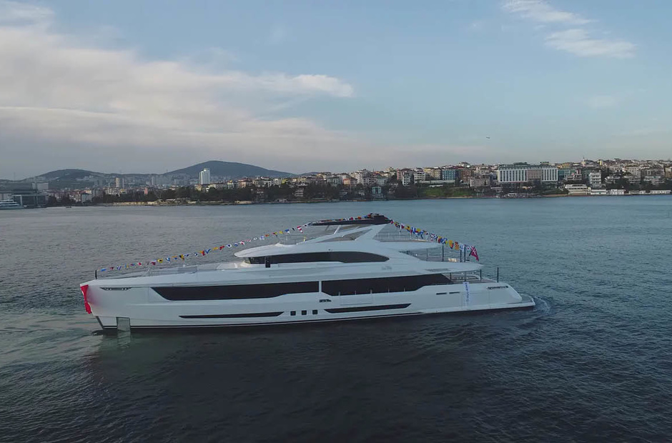 Mengi-Yay Yachts La Vie