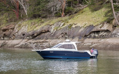 Cutwater C-24 Coupe
