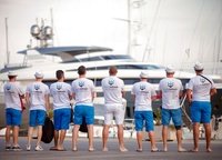 Кардинальным преображением Kinta обязана специалистам LuxWrap — компании, занимающейся затягиванием в винил суперяхт. Как они сами гордо говорят о себе — «мы делаем вещи, которые никогда раньше не делались».