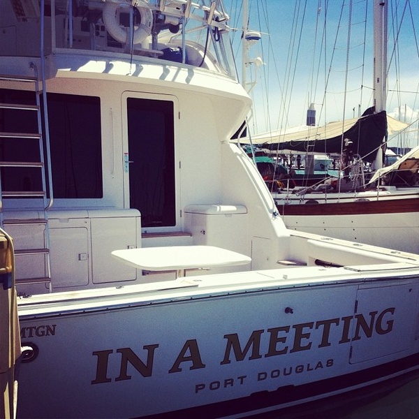 Classic «Darling, I'm in a meeting». By @gingheyy