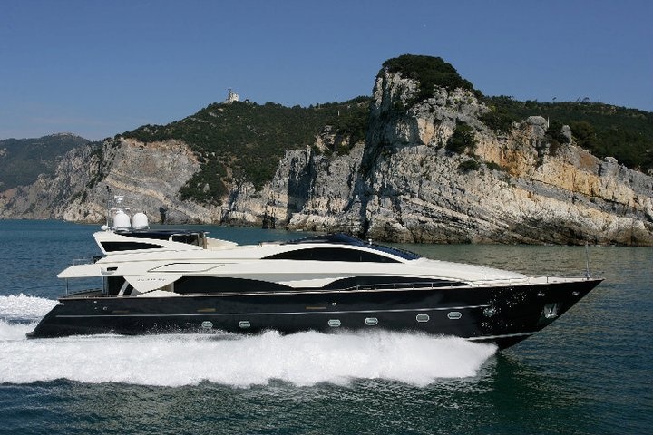 Riva 115' Athena