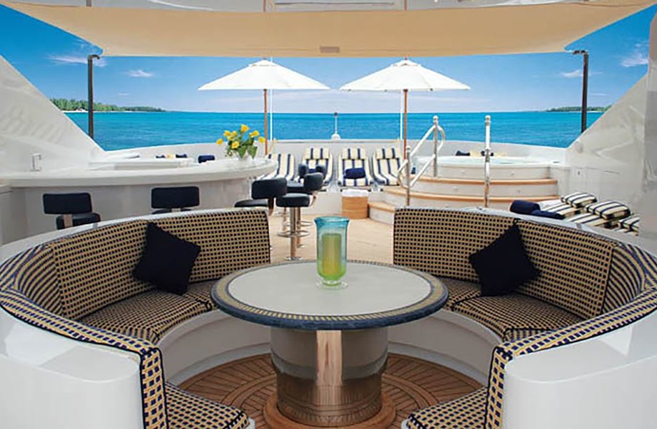 Trinity Yachts Mustique