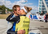 Чемпионат мира в Орхусе был крайне удачным для этой пары. Эмма завоевала первое  в истории Бельгии золото в классе «Лазер радиал», Мэтт стал серебряным призером в «Лазере». 