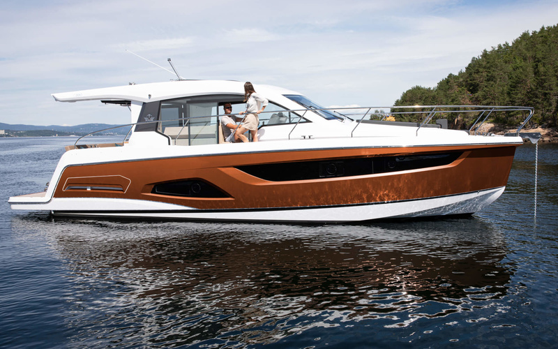 Sealine C390