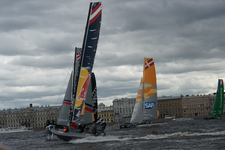 The position of the boat is determined by GPS sensors installed on the boat and on shore. The error is 1 meter. There are no plans to use Glonass.