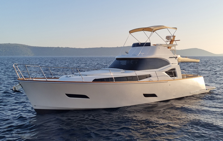 Monachus Issa 45 Fly (2024)