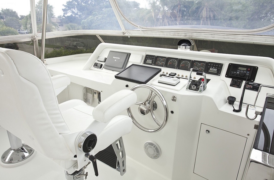 CL Yachts Yoly
