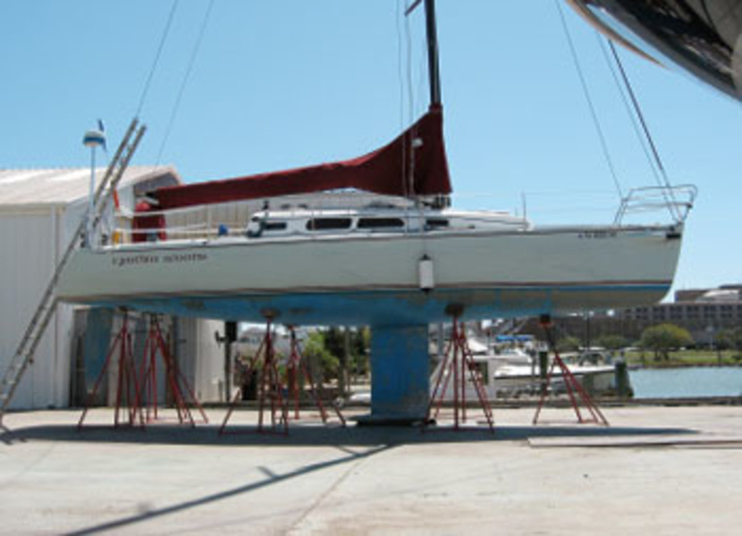 Side view, including underwater part of the 38-foot sloop Cynthia Wood.