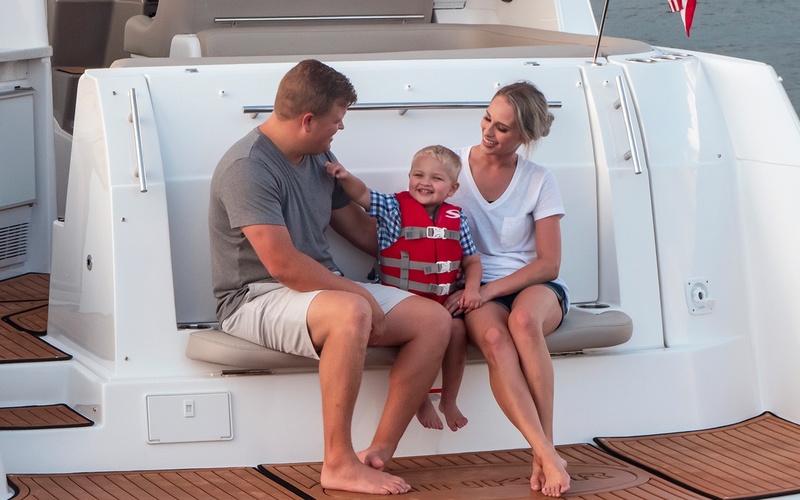 Rinker 370 EC