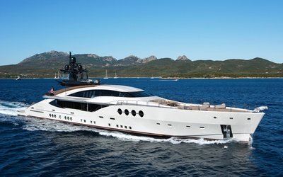 Palmer Johnson 210 SportYacht