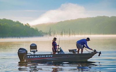 Tracker Super Guide V-16 SC