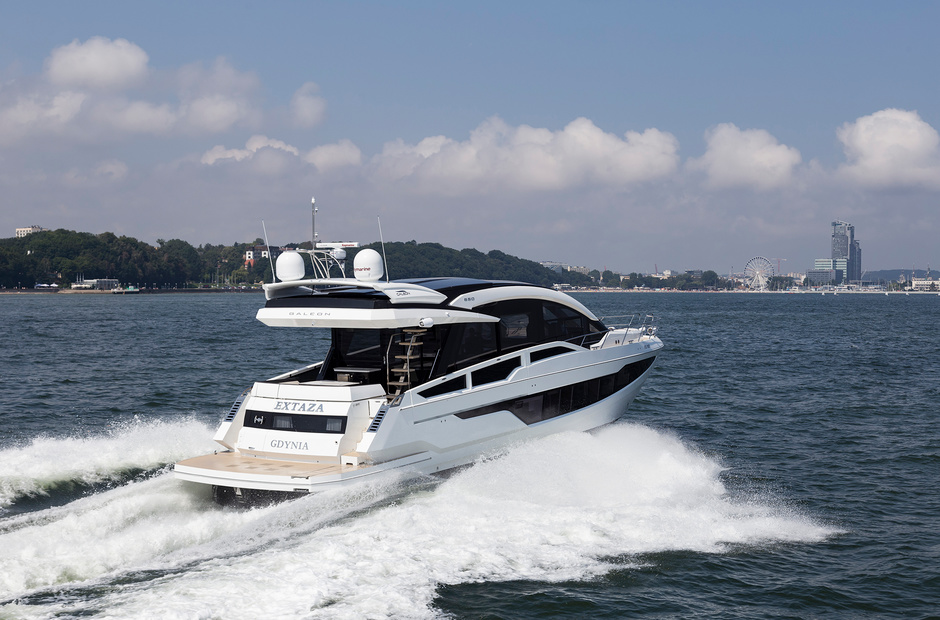 Трансформируй это: обзор Galeon 650 Skydeck